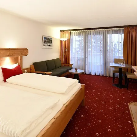 Club Only - By Mountain 酒店 3*