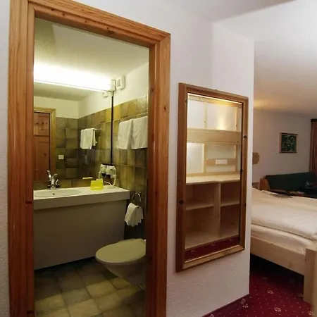 Club Only - By Mountain 3*