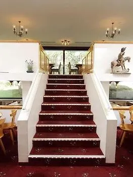 Club Only - By Mountain 3*