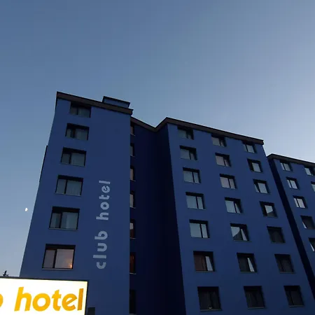 فندق Club Only - By Mountain