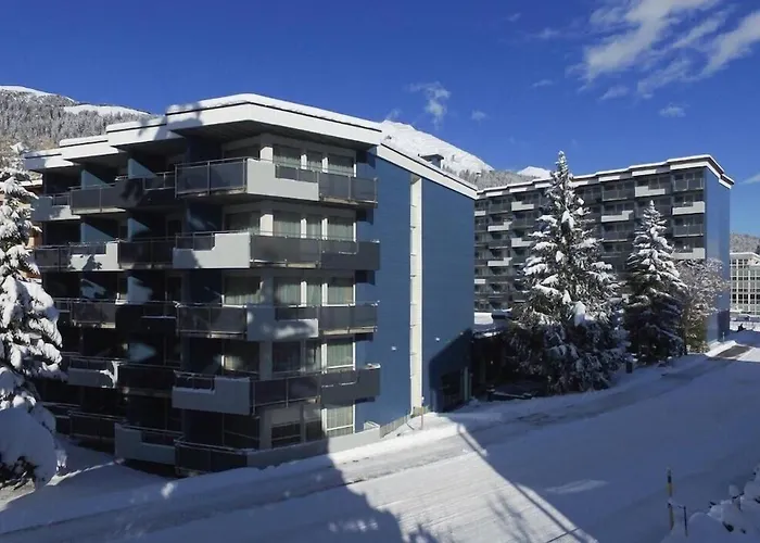 Club Only - By Mountain فندق دافوس